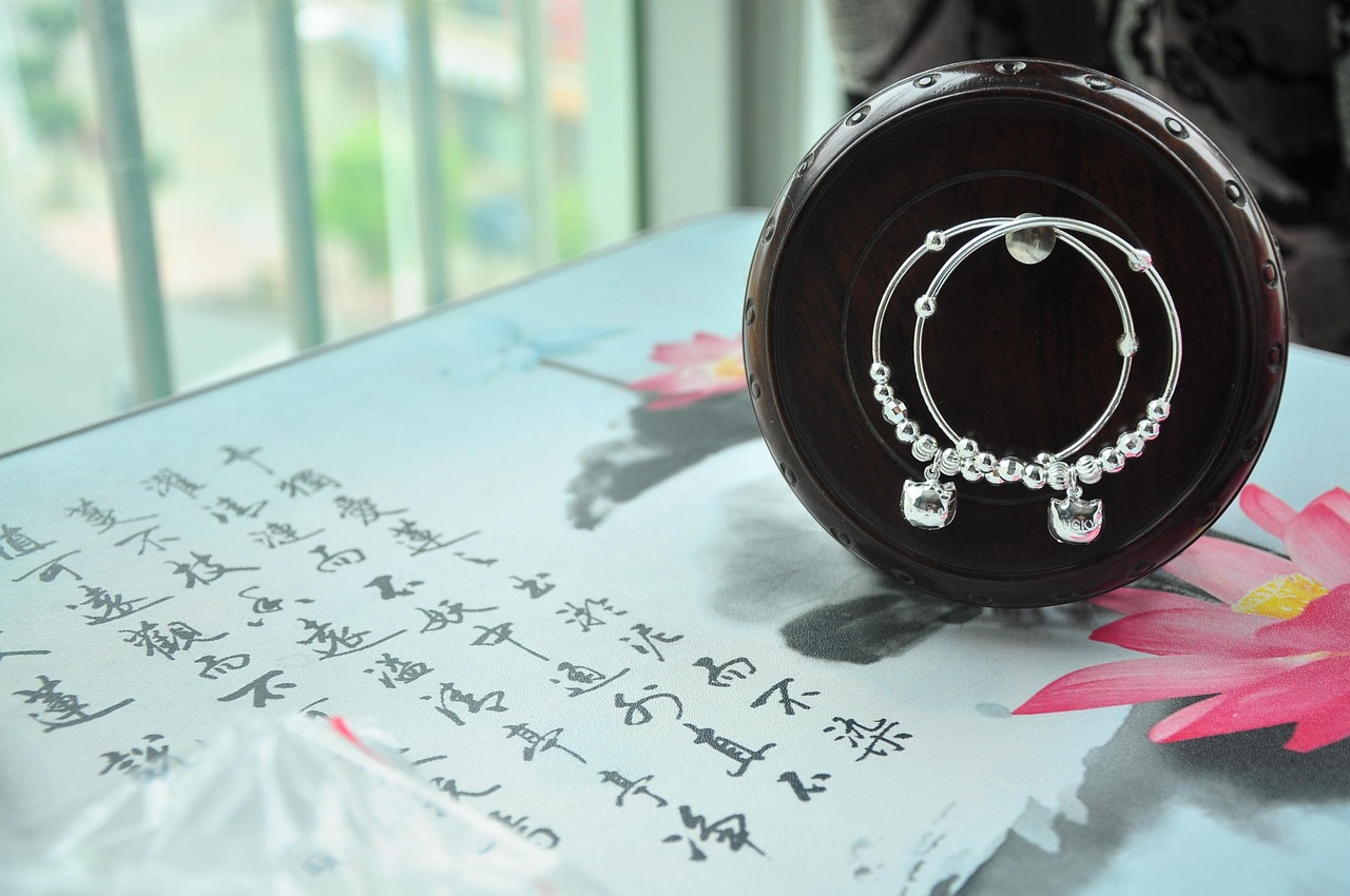 藍(lán)月亮香港正版免費(fèi)料大全，揭秘香港生活的小確幸